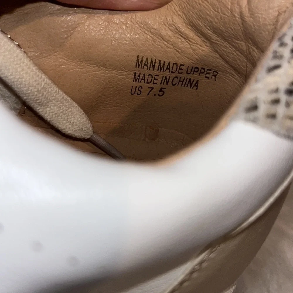 OASIS Society Irene Glitter Star Sneaker Taupe size 7.5